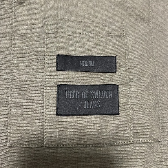 Tiger of Sweden light shirt. - Picture 2 of 4